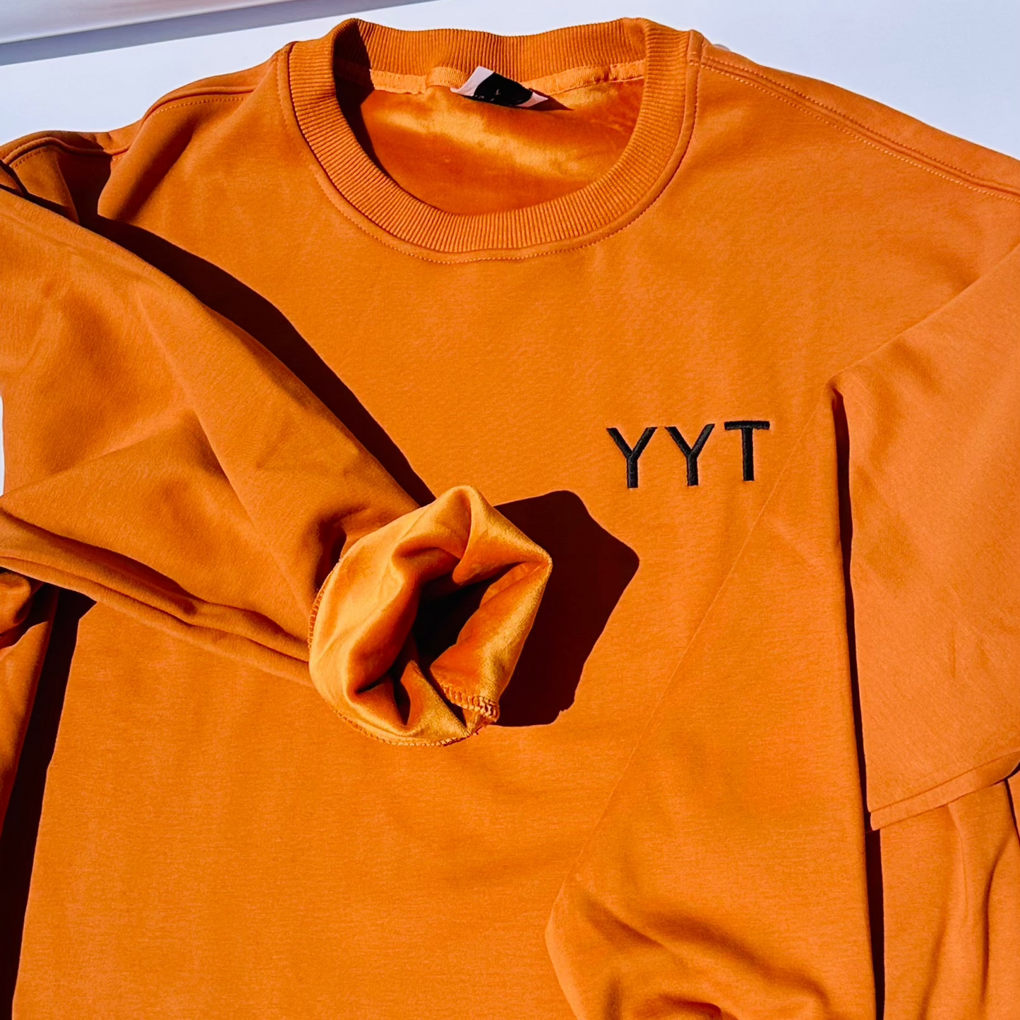YYT Caramel left logo